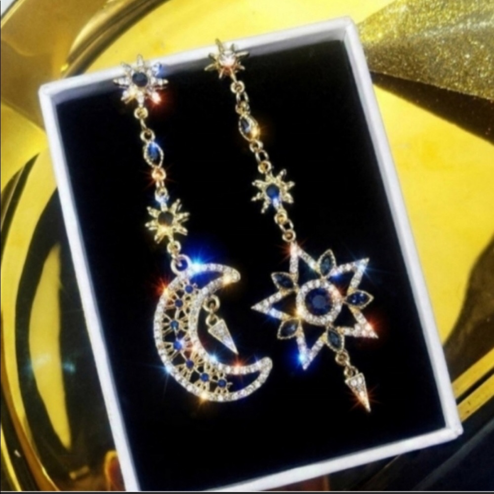 🆕 Long Star & Moon dangle/drop earrings